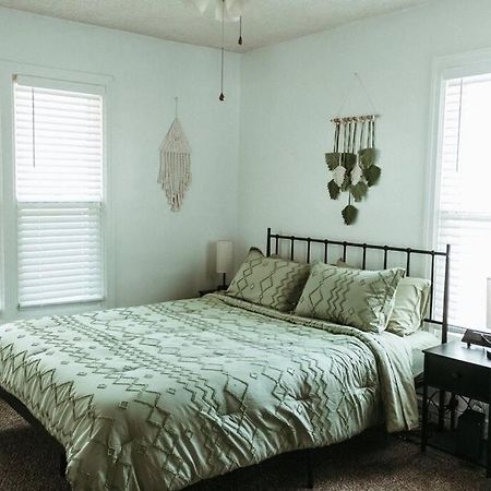 Bluebird Cottage, Walking Distance To Fairgrounds Hutchinson Exterior foto